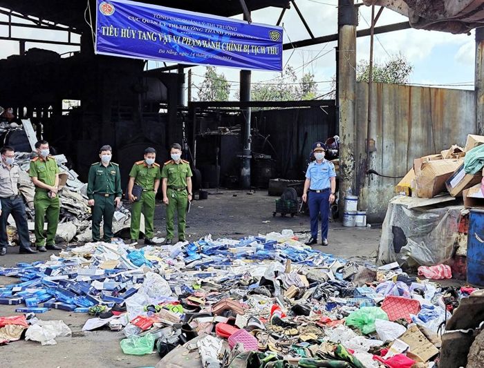 Lực lượng Quản lý thị trường Đà NẵngCông tiêu hủy hàng hóa vi phạm