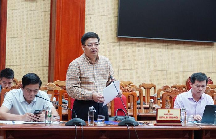 Đại diện lãnh đạo Sở Công Thương báo cáo tình hình triển khai các dự án nguồn và lưới điện trên địa bàn tỉnh - Ảnh: Cổng TTĐT Quảng Trị