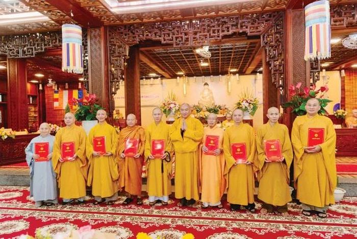 Trao quyết định chuẩn y nhân sự Ban Trị sự GHPGVN tỉnh Đắk Lắk, nhiệm kỳ 2022-2027