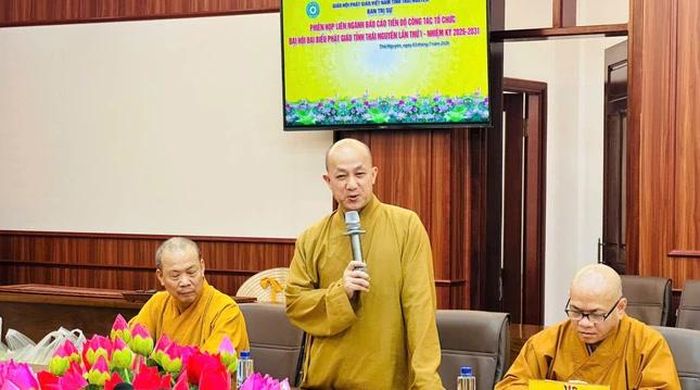 Thượng tọa Thích Chúc Tiếp, Ủy viên Hội đồng Trị sự, Phó Trưởng ban kiêm Chánh Thư ký Ban Trị sự GHPGVN tỉnh Thái Nguyên phát biểu