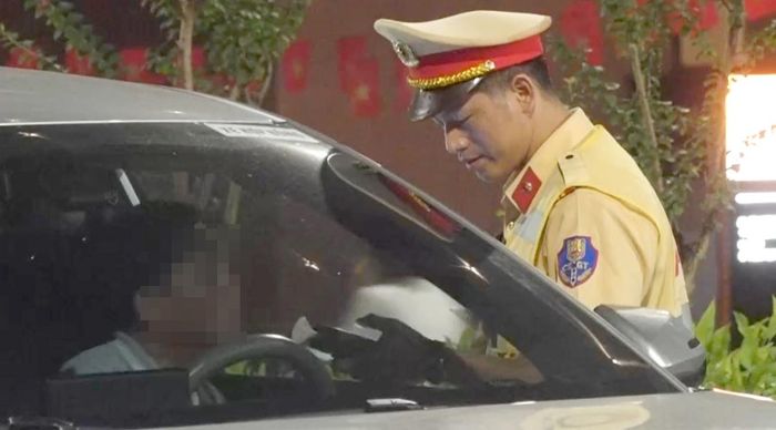 Một tài xế ô tô cho biết, bản thân nhận thức được mức độ nguy hiểm của hành vi lái xe sau khi sử dụng rượu bia, nên không dám vi phạm.