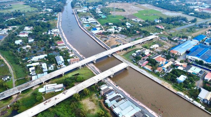 Một số vị trí trọng điểm vẫn khiến dự án ĐT830E chưa thể thi công đồng bộ.