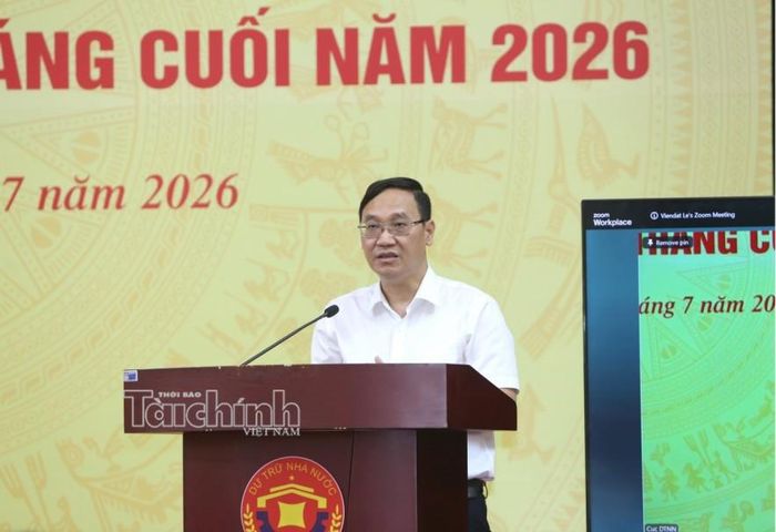 Phó Cục trưởng Cục Dự trữ Nhà nước Đặng Văn Thanh báo cáo tại hội nghị. Ảnh: Đức Minh
