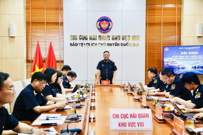 Hội nghị sơ kết công tác 6 tháng đầu năm, triển khai nhiệm vụ 6 tháng cuối năm 2026 tại Chi cục Hải quan khu vực VIII. Ảnh: CTV