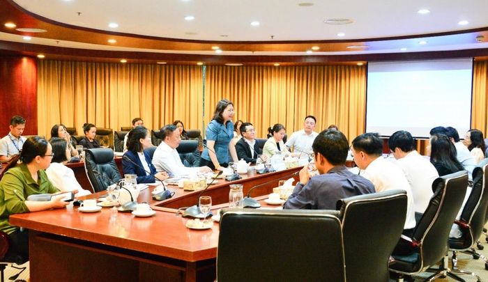 Chủ tịch UBCKNN Vũ Thị Chân Phương phát biểu tại buổi làm việc.