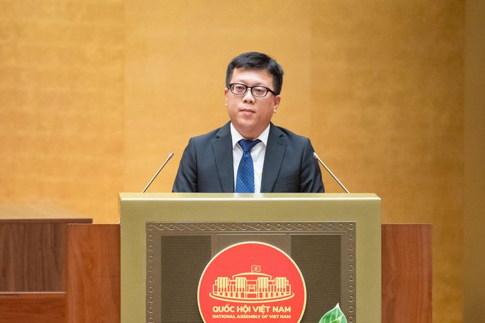 PGS.TS Lưu Anh Tuấn chia sẻ tại Hội nghị toàn quốc sơ kết 1 năm 6 tháng triển khai thực hiện Nghị quyết số 57 - NQ/TW của Bộ Chính trị về đột phá phát triển khoa học, công nghệ, đổi mới sáng tạo và chuyển đổi số quốc gia. Ảnh: Phạm Thắng