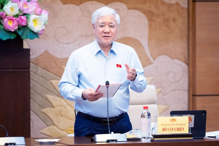 Phó Bí thư Thường trực Đảng ủy Quốc hội, Phó Chủ tịch Thường trực Quốc hội Đỗ Văn Chiến phát biểu