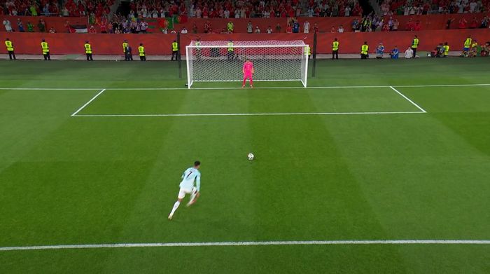 Ronaldo ghi bàn gỡ hòa 1-1