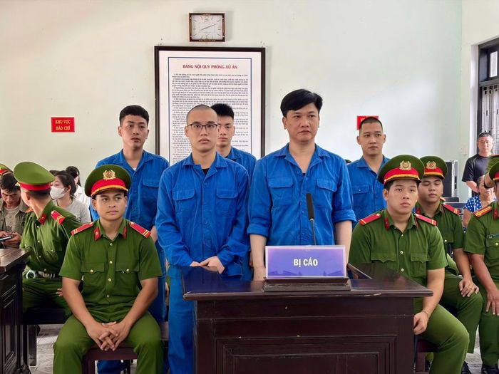 Các bị cáo tại phiên tòa xét xử sơ thẩm.