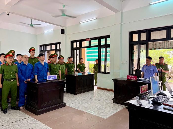 Phòng Cảnh sát thi hành án hình sự và hỗ trợ tư pháp xây dựng phương án bảo vệ nhiều lớp, thiết lập các vòng an ninh nghiêm ngặt tại phiên tòa sơ thẩm.