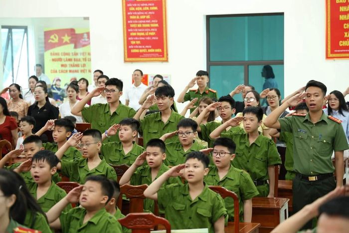 Chương trình trại hè học làm chiến sĩ Công an được tổ chức tại trụ sở Phòng Cảnh sát cơ động, nhằm tạo môi trường rèn luyện bổ ích, giúp các em thiếu niên, nhi đồng trải nghiệm thực tế cuộc sống, sinh hoạt, học tập trong môi trường kỷ luật của lực lượng CAND; đồng thời trang bị các kỹ năng sống cần thiết, nâng cao ý thức tự lập, tinh thần đoàn kết, trách nhiệm đối với bản thân, gia đình và xã hội.