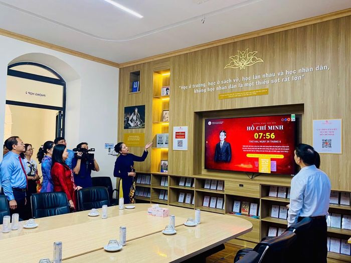 Không gian văn hóa Hồ Chí Minh tại Đảng ủy UBND TP Hồ Chí Minh.