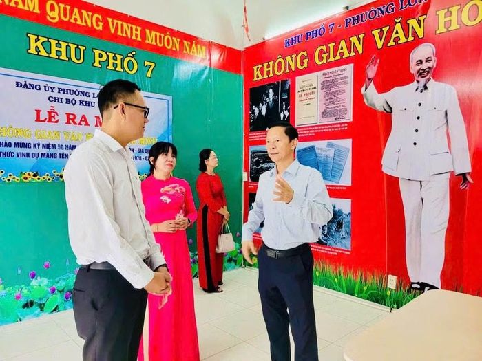 Chi bộ Khu phố 7, phường Long Trường tổ chức Lễ ra mắt Không gian văn hóa Hồ Chí Minh ngay tại khu dân cư.