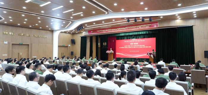 Toàn cảnh hội nghị.