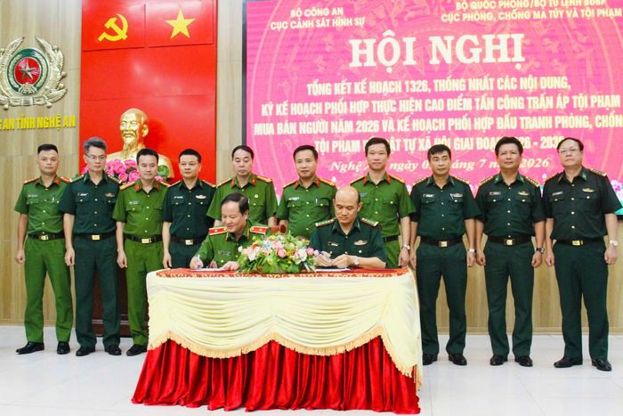 Đại diện lãnh đạo Cục Cảnh sát Hình sự Bộ Công an vàl ãnh đạo Cục Phòng chống ma túy và tội phạm thuộc Bộ Tư lệnh BĐBP, Bộ Quốc phòng ký kết Kế hoạch phối hợp phòng chống tội phạm năm 2026 và giai đoạn 2026-2031.