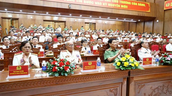 Các đại biểu dự lễ kỷ niệm.