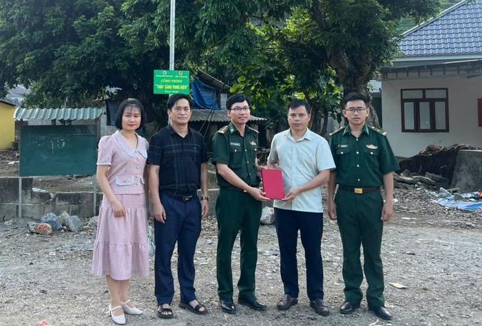 Đồn Biên phòng Quang Long bàn giao công trình "Thắp sáng đường biên".