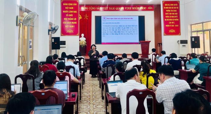 Các học viên dự lớp tập huấn.