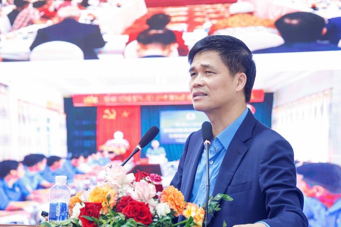 Phó Chủ tịch Thường trực Tổng LĐLĐVN Ngọ Duy Hiểu quán triệt những nội dung cốt lõi của Nghị quyết Đại hội XIV Công đoàn Việt Nam. Ảnh: TLĐ