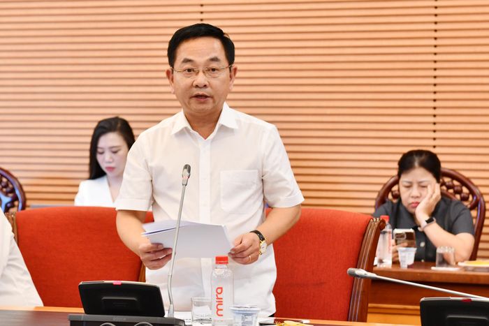 Đồng chí Phan Văn Ngọc trình bày Báo cáo tại Hội nghị. Ảnh: M. Thúy
