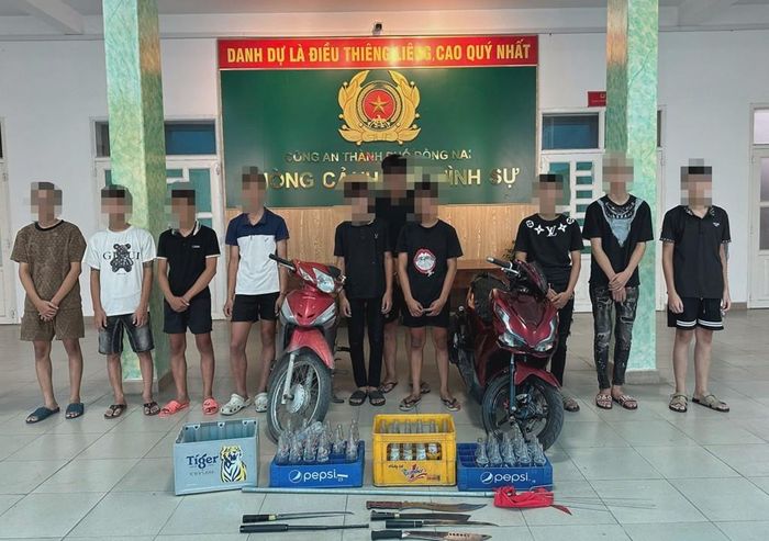 Các đối tượng cùng tang vật