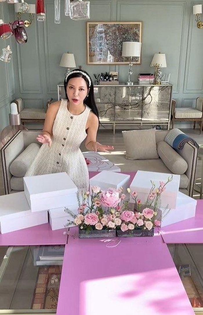 Rồi lại tới ồn ào về hộp quà tặng các KOL khác. Ảnh chụp màn hình Tiktok Hannah Olala