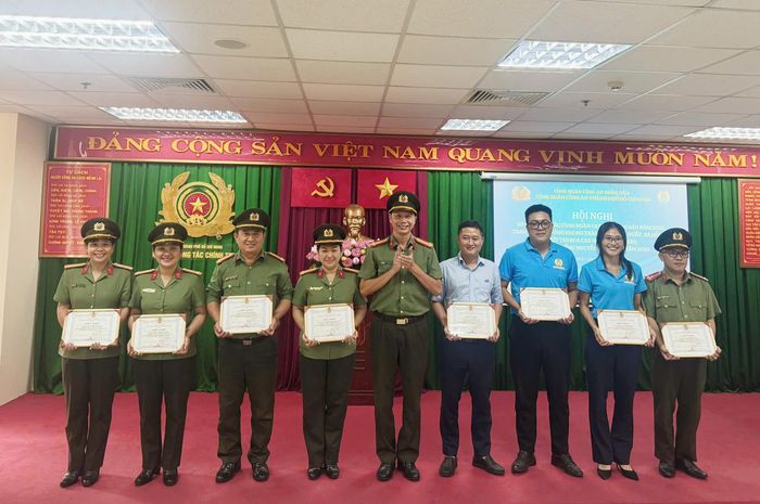 Công đoàn cơ sở Ban Chuyên đề Công an TPHCM đã vinh dự đóng góp một tập thể cùng 04 cá nhân tiêu biểu
