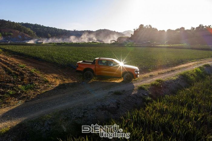 Rảnger XLS 2.0L 4x2 và 4x4, Wildtrak 2.0L 4x4 và Wildtrak 3.0L V6