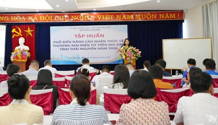 Tập huấn phổ biến, nâng cao nhận thức về thương mại điện tử năm 2026 tại các xã, phường phía Bắc tỉnh.