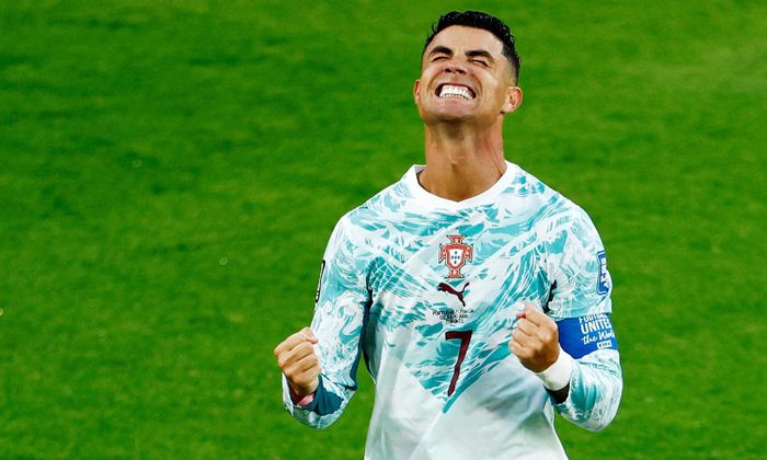 Ronaldo cũng là cầu thủ lớn tuổi nhất ra sân và ghi bàn ở vòng knock out của World Cup (41 tuổi 147 ngày). (Ảnh: Reuters)
