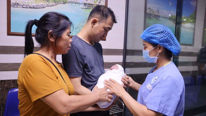 Hiện sức khỏe của cả mẹ và bé ổn định (Ảnh: TTYT khu vực Thanh Thủy)