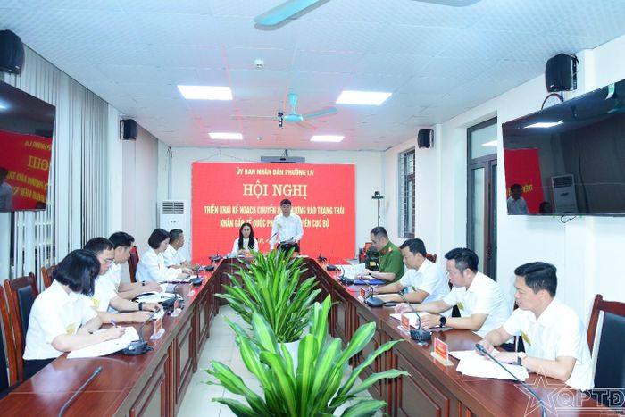 Tình huống giả định: UBND phường triển khai kế hoạch chuyển địa phương vào trạng thái khẩn cấp về quốc phòng, động viên cục bộ. Ảnh: PV