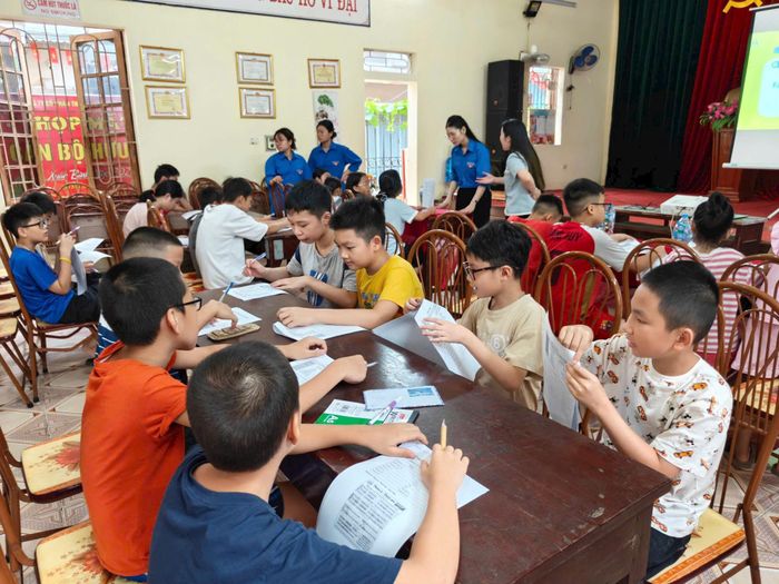 Việc triển khai lớp học cũng là kết quả của sự phối hợp giữa tổ chức Đoàn và các đơn vị giáo dục trong việc huy động nguồn lực xã hội chăm lo cho thiếu nhi. Ảnh: PV