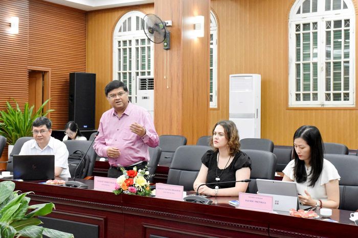 Giáo sư Aniket Sule, Chủ tịch Ủy ban Olympic thiên văn học và vật lý thiên văn quốc tế. Ảnh: Thảo Phạm