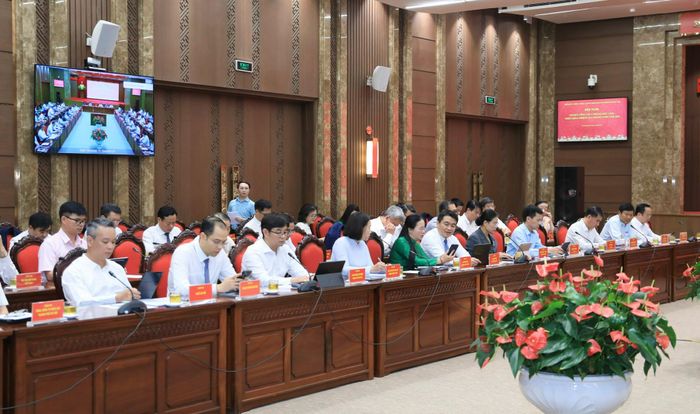 Các đại biểu dự hội nghị tại điểm cầu Thành ủy Hà Nội. Ảnh Quang Thái