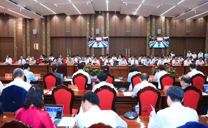 Quang cảnh hội nghị tại điểm cầu Thành ủy Hà Nội. Ảnh Quang Thái