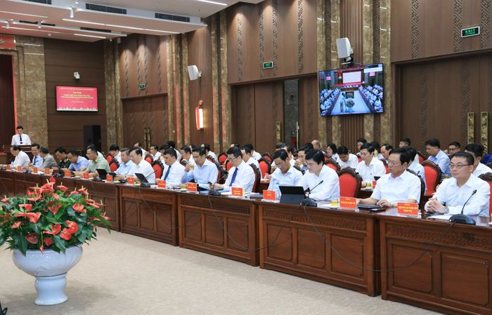 Các đại biểu dự hội nghị tại điểm cầu Thành ủy Hà Nội. Ảnh Quang Thái