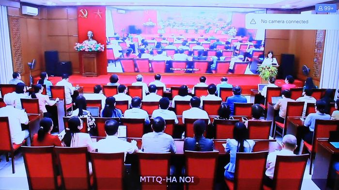 Phó Chủ tịch Thường trực Ủy ban MTTQ Việt Nam thành phố Hà Nội Trần Thị Phương Hoa phát biểu tại hội nghị. Ảnh: Quang Thái