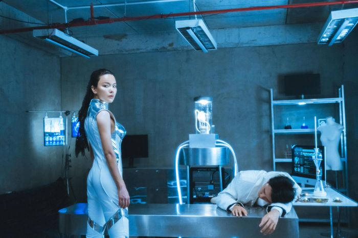 Một cảnh từ MV