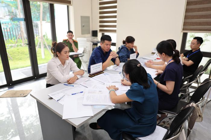 Trong đợt đầu tiên, HUD tiếp nhận hồ sơ đăng ký mua đối với 178 căn nhà ở xã hội, tương ứng với 89 căn hộ tại mỗi tòa CT-05 và CT-06. Ảnh: Nguyên Anh
