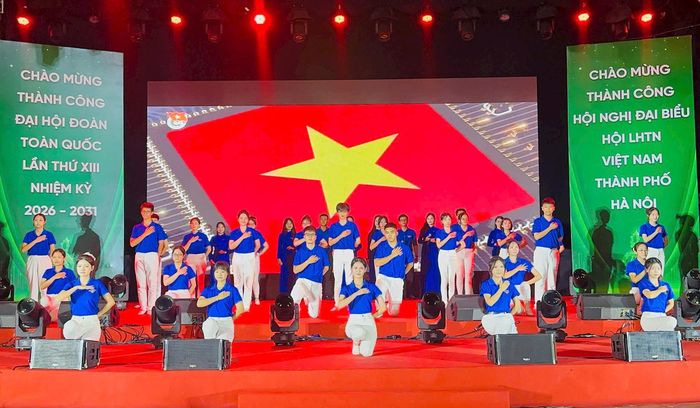 Một tiết mục của Cụm thi đua số 6. Ảnh: Bảo Lâm