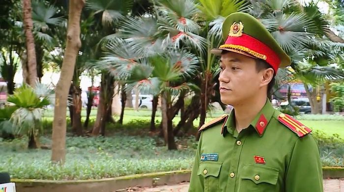 Trung tá Nguyễn Anh Tuấn, Phó Đội trưởng Đội cảnh sát trật tự, Phòng Cảnh sát quản lý hành chính về trật tự xã hội, Công an thành phố Hà Nội. Ảnh: N.N