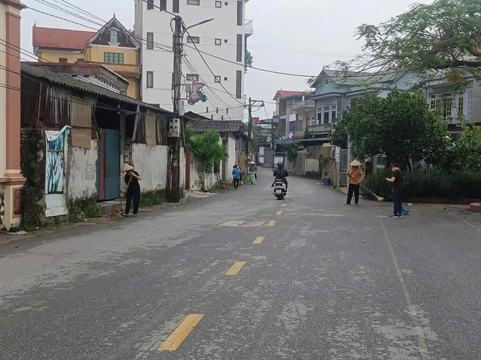 Nhiều tuyến đường liên thôn, liên xã, đường ngõ xóm được cải tạo. Ảnh: Hy Ninh
