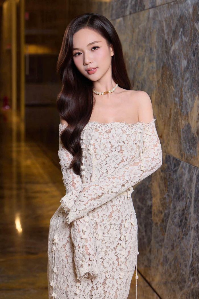 Diễn viên Phạm Ngọc Anh chia sẻ những hình ảnh mới và đón nhận những phản hồi tích cực về vóc dáng và nhan sắc từ phía người thân, bạn bè, đồng nghiệp và khán giả. 