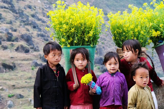 Dinh dưỡng đúng giúp phát triển thể chất và trí tuệ cho trẻ nhỏ.