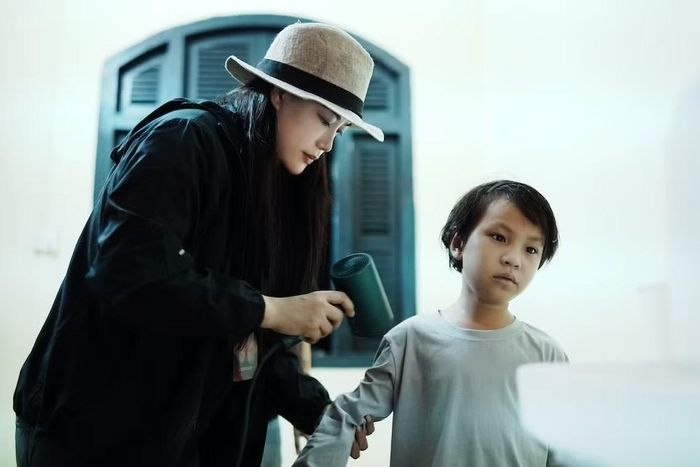 Trương Ngọc Ánh đóng vai mẹ của nam chính hồi nhỏ.