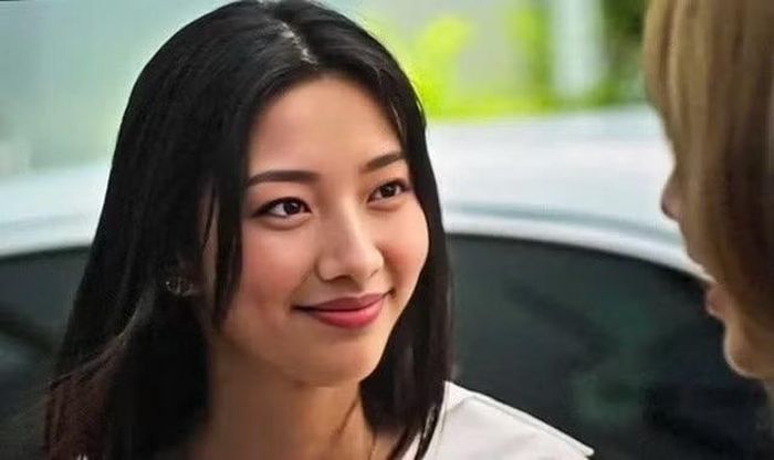 Phim Chốt Đơn cũng làm điều tương tự với Thùy Tiên.