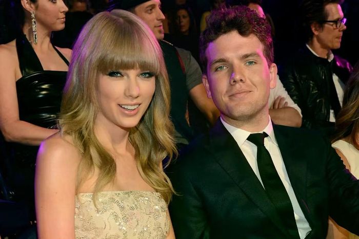  Taylor Swift chọn em trai Austin Swift đảm nhận vai trò "man of honor". 