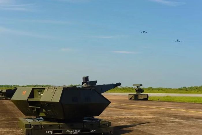 Nguyên nhân dẫn đến sự cố của thiết bị là do lỗi hệ thống thủy lực, hỏng radar theo dõi, cũng như kẹt cơ cấu nạp đạn. Cuối cùng, chỉ có 2 trong số 8 khẩu pháo có thể duy trì khả năng theo dõi ổn định mục tiêu trên không của đối phương.
