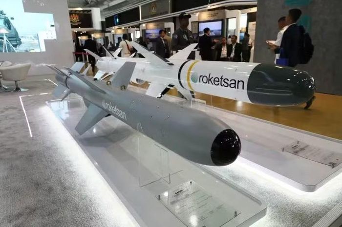 Bài báo còn cho biết thêm rằng trong bối cảnh quan hệ xuyên Đại Tây Dương ngày càng xấu đi, châu Âu đang bắt đầu hiểu được Thổ Nhĩ Kỳ có thể hữu ích như thế nào.